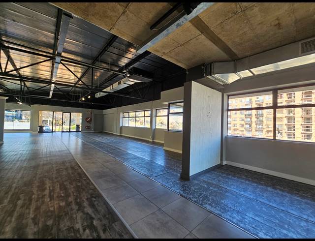 768M² SHOWROOM TO LET IN KRAMERVILLE